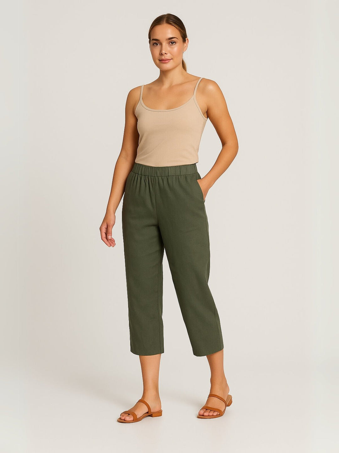 Femme portant Pantalon Alundra | Pantalon capri à coupe large