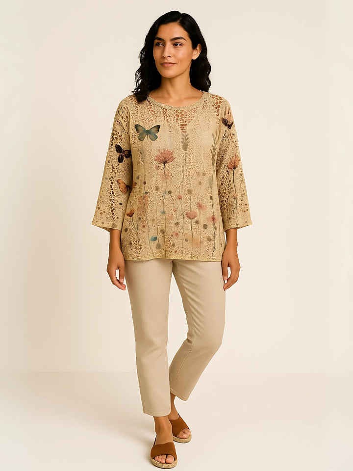 Femme portant Blouse Alyssara | Haut papillon épaules ajourées