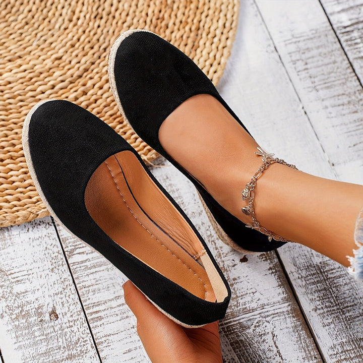 Femme portant Chaussures Amarinda | Chaussures Compensées Élégantes Pour Femmes