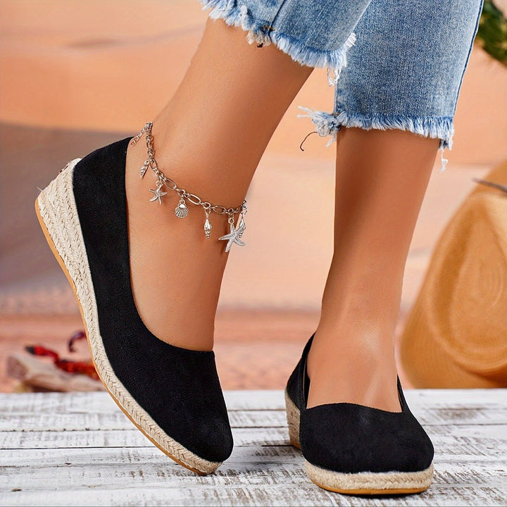 Femme portant Chaussures Amarinda | Chaussures Compensées Élégantes Pour Femmes