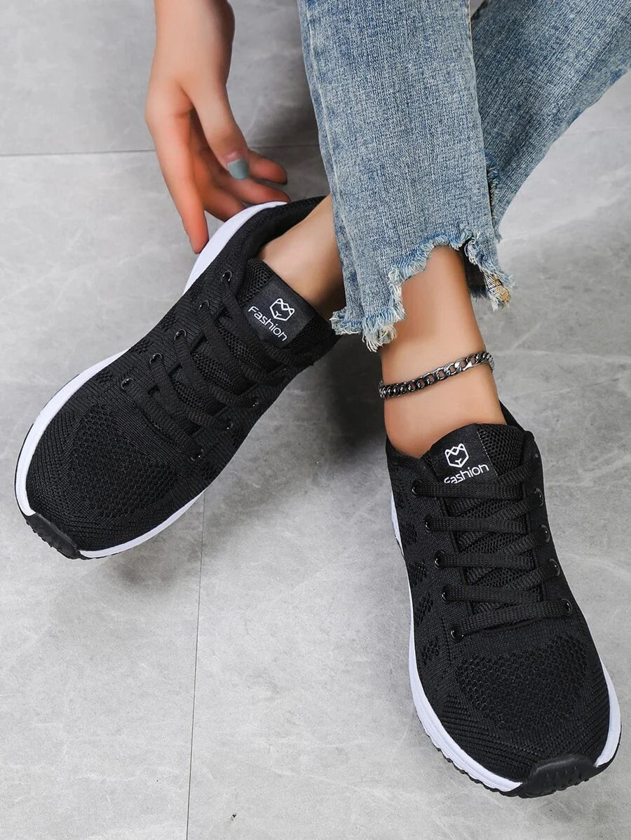 Femme portant Sneakers Amélie | Sneakers Orthopédiques Confortables