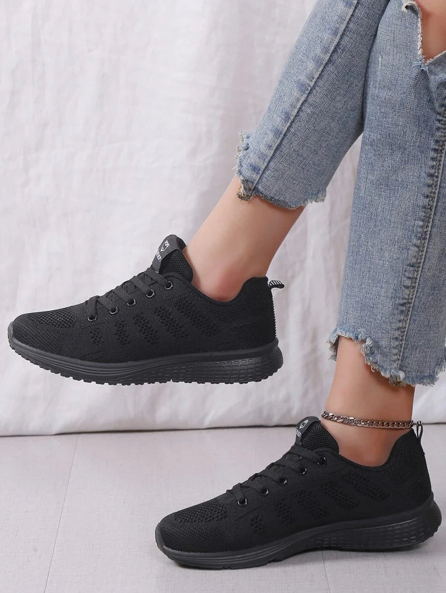 Femme portant Sneakers Amélie | Sneakers Orthopédiques Confortables