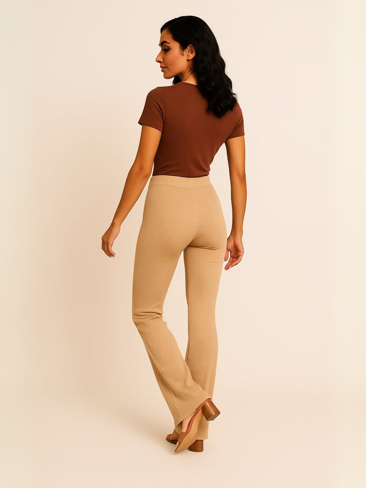Femme portant Pantalon large Anjélica | pantalon côtelé confortable