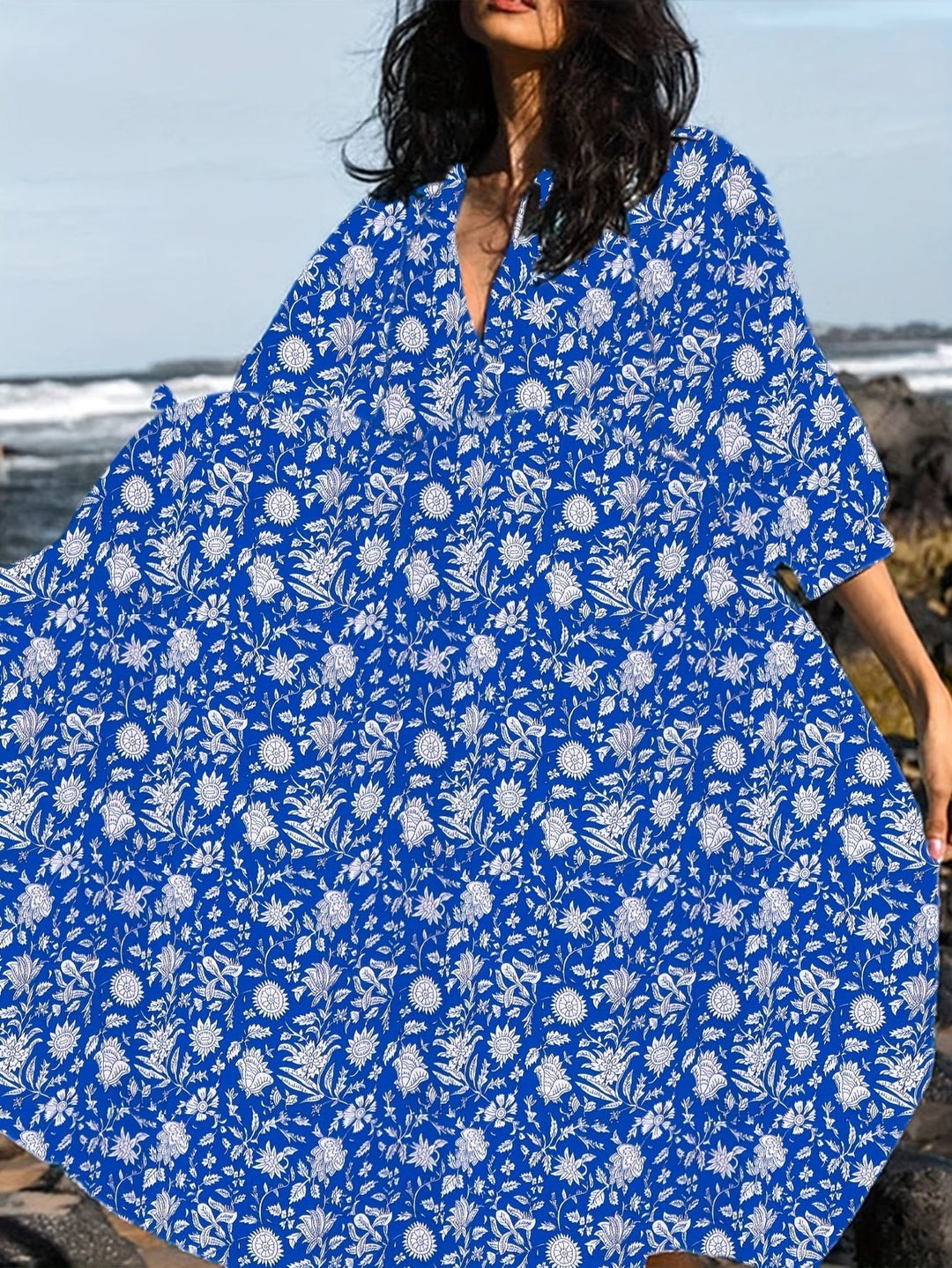 Femme portant Robes Aurelina | Maxi - robe fluide et élégante pour femme