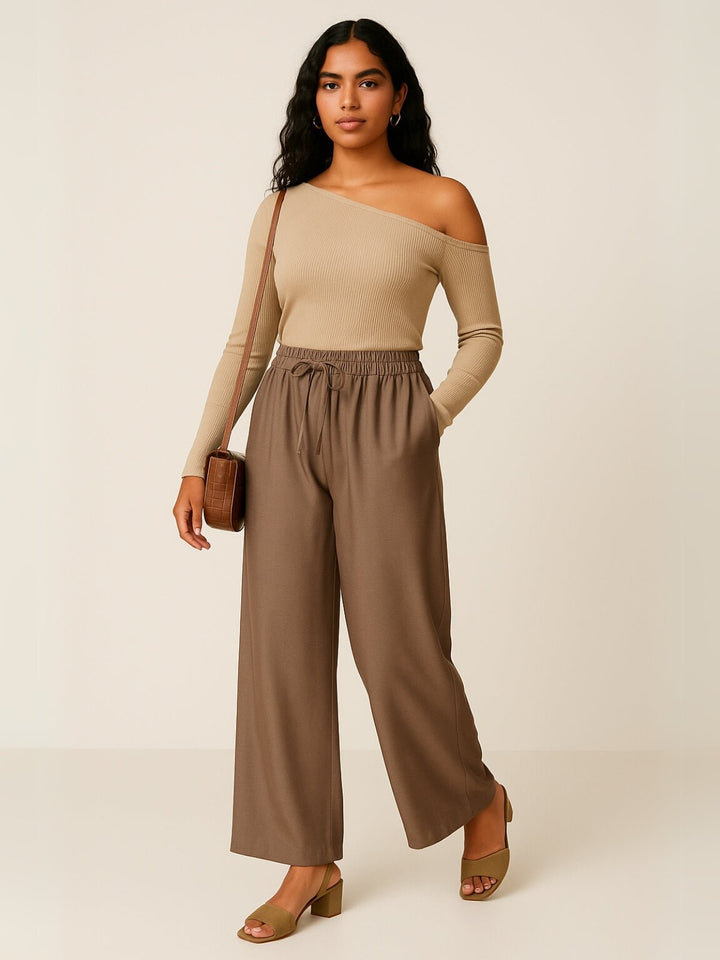 Femme portant Pantalon Large Aurelya | Pantalon large taille haute rétro