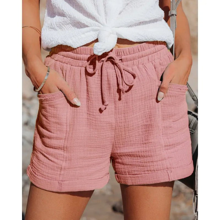 Femme portant Shorts Camille | Short d'Été | Confort et Style