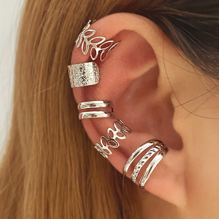 Femme portant Set d'oreilles Cléopatra | Set de Clips d'Oreille Ajourés