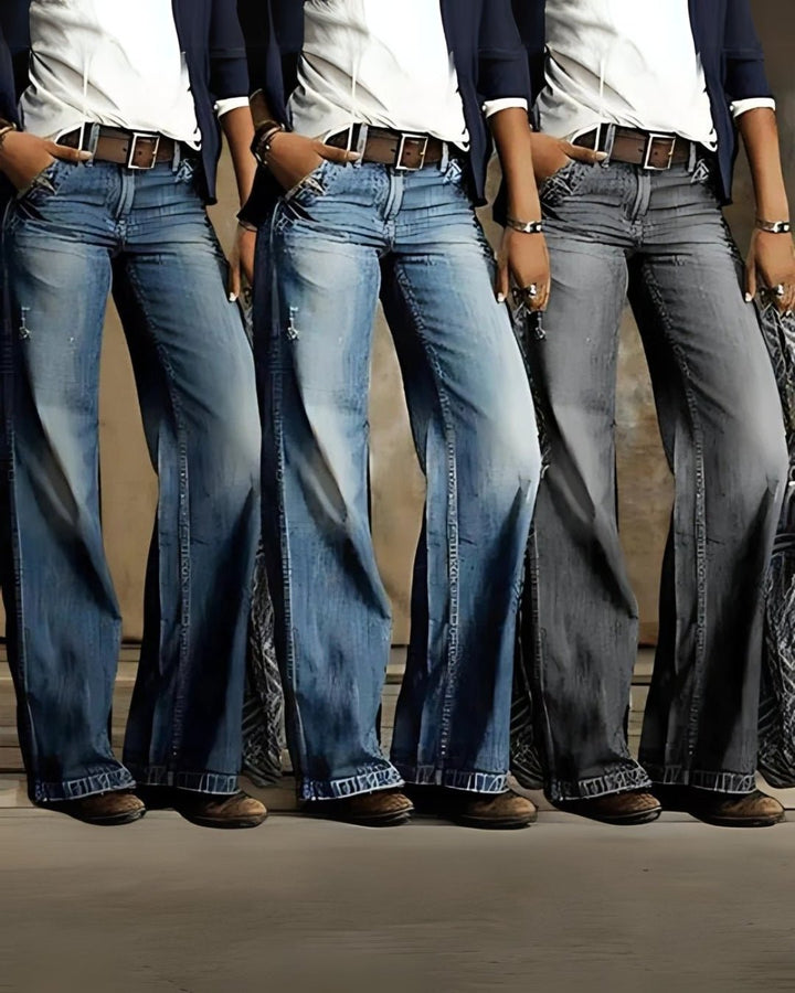 Femme portant Jeans Coralie | Pantalon Ample Tendance