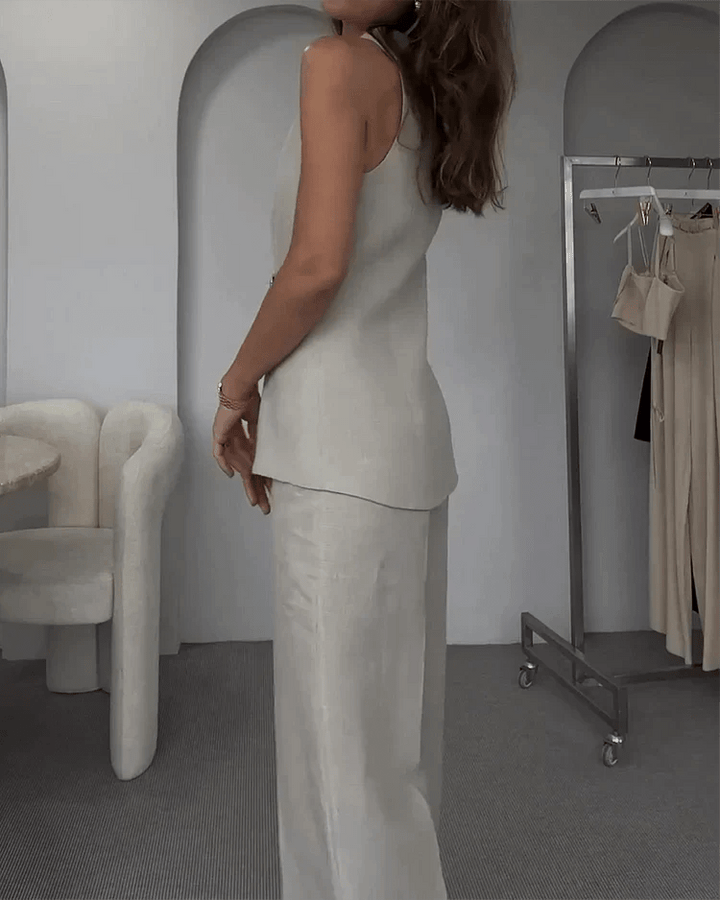 Femme portant Ensemble Elenia | Combinaison Deux Pièces Élégante Pour Femme | Gris