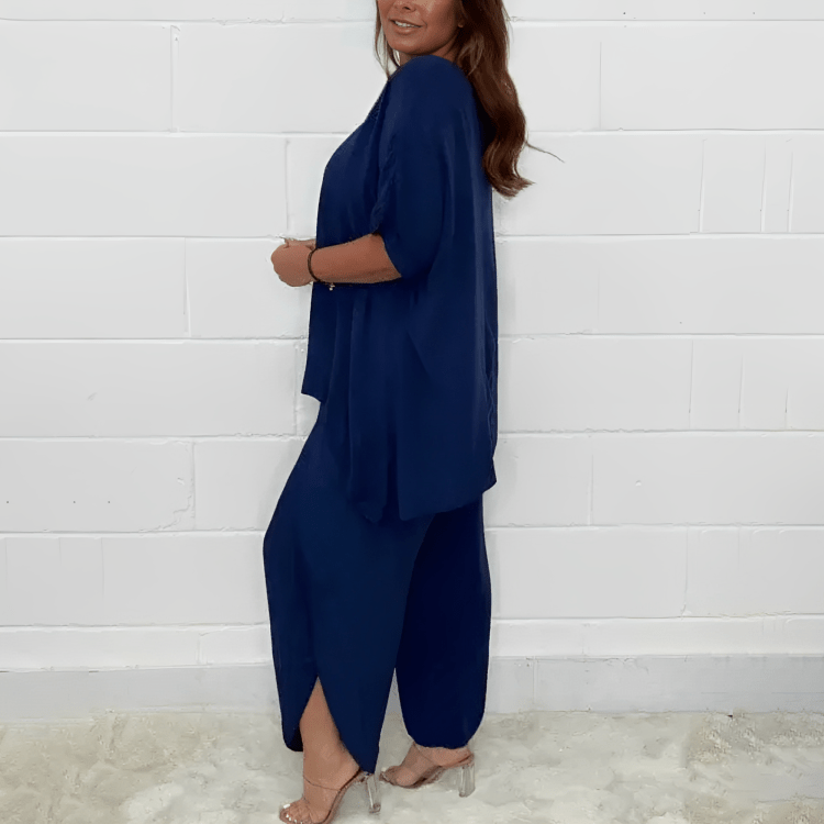 Femme portant Ensemble Elisaria | Ensemble Blazer et Pantalon Élégant Pour Femmes