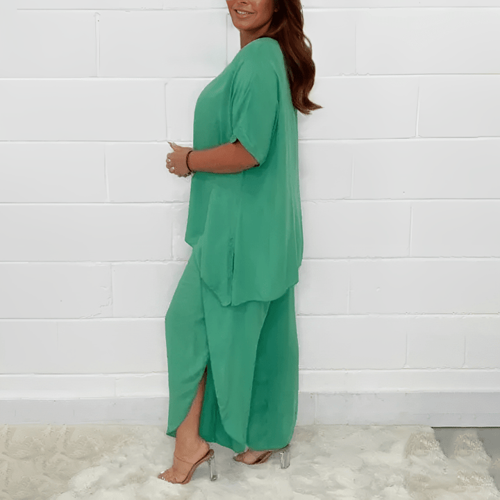 Femme portant Ensemble Elisaria | Ensemble Blazer et Pantalon Élégant Pour Femmes