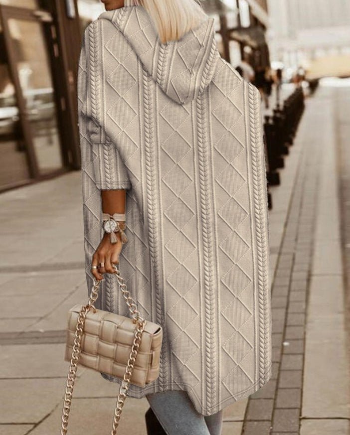 Femme portant Pulls Élodie | Cardigan Long à Capuche Chic