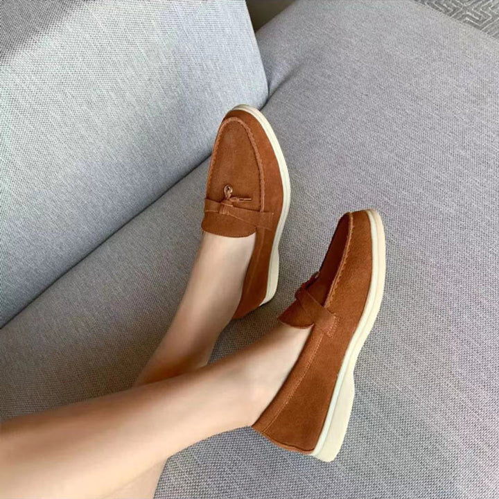 Femme portant Mocassins Elody | Mocassins Décontractés Pour Femmes | Plats