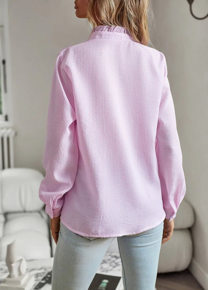 Femme portant Chemisiers Elora | Blouse Élégante et Polyvalente