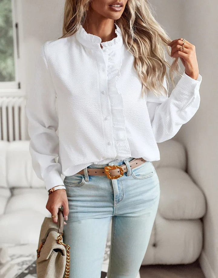 Femme portant Chemisiers Elora | Blouse Élégante et Polyvalente