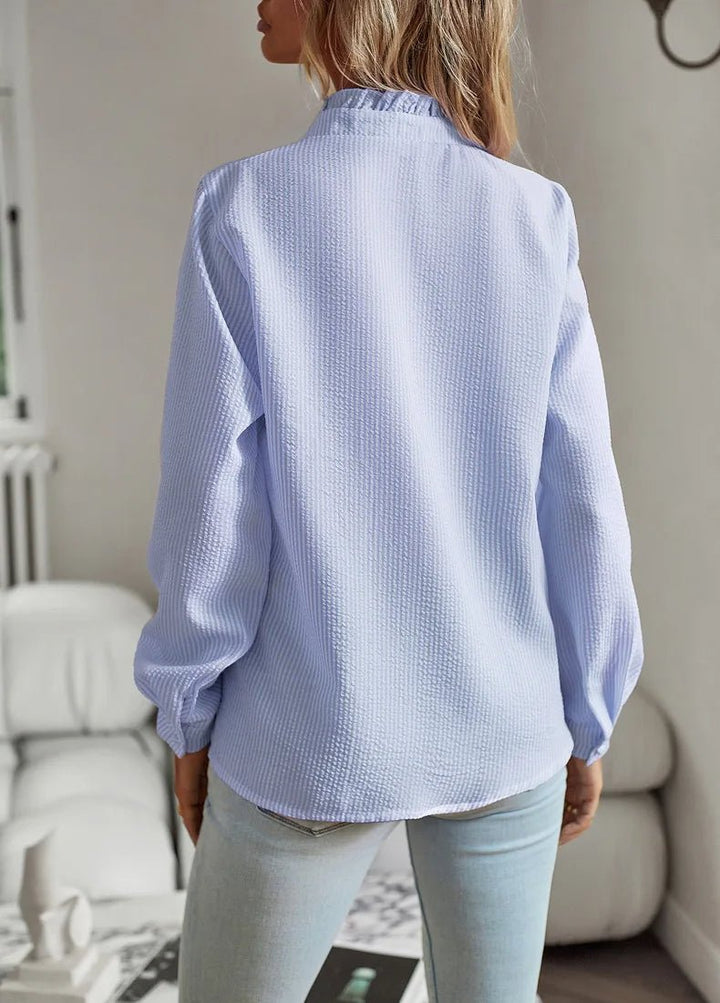 Femme portant Chemisiers Elora | Blouse Élégante et Polyvalente