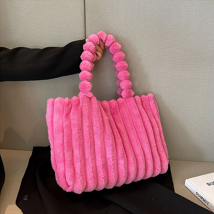 Femme portant Sac Elsa | Sac Fourre - Tout Douillet Pour Femme