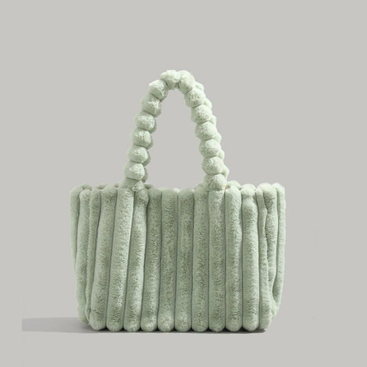 Femme portant Sac Elsa | Sac Fourre - Tout Douillet Pour Femme