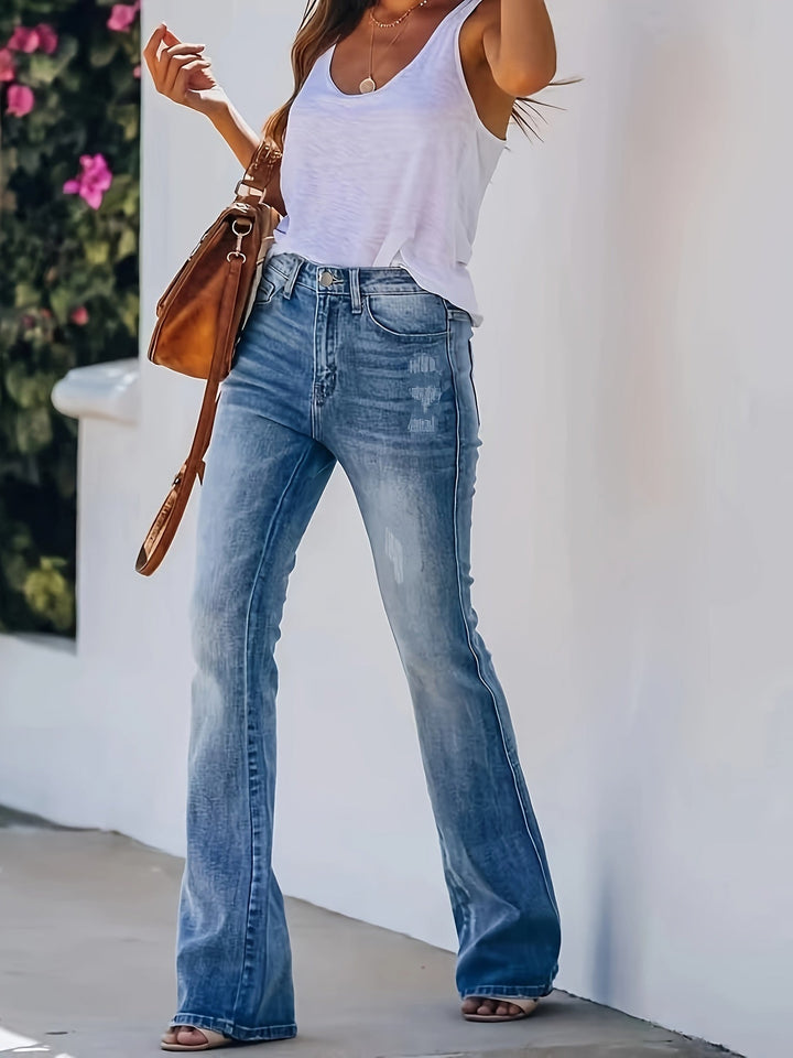Femme portant Jean flare Elvena | Jean flare extensible taille mi - basse