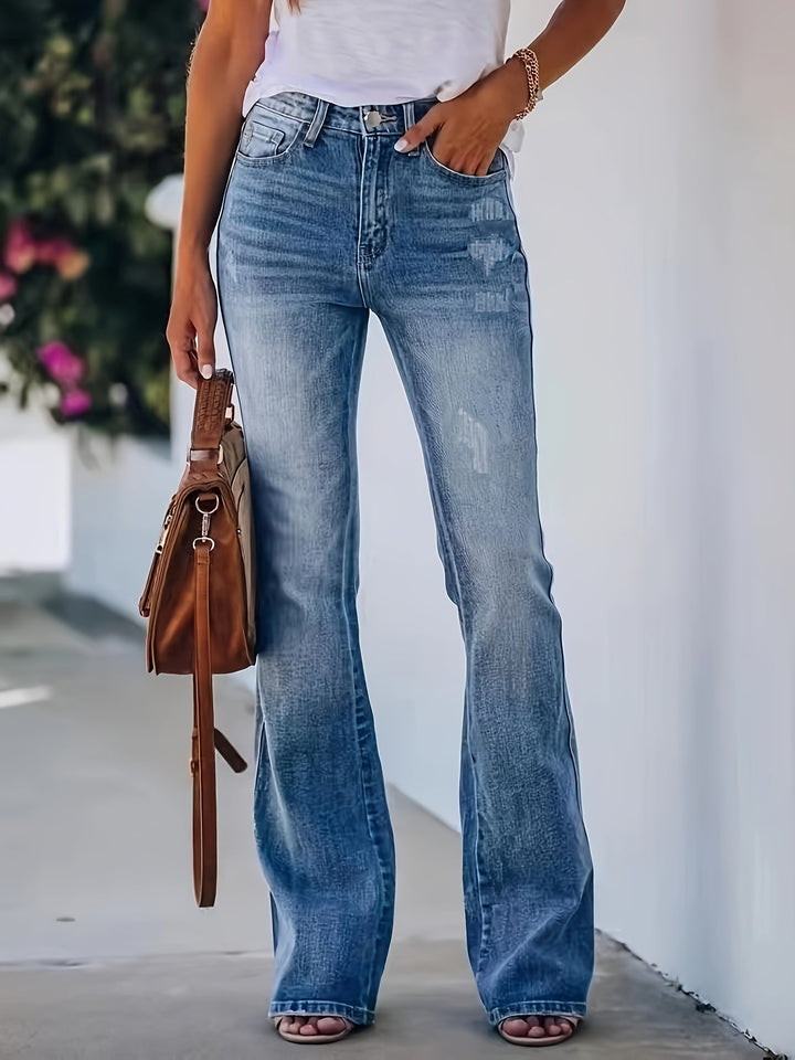 Femme portant Jean flare Elvena | Jean flare extensible taille mi - basse