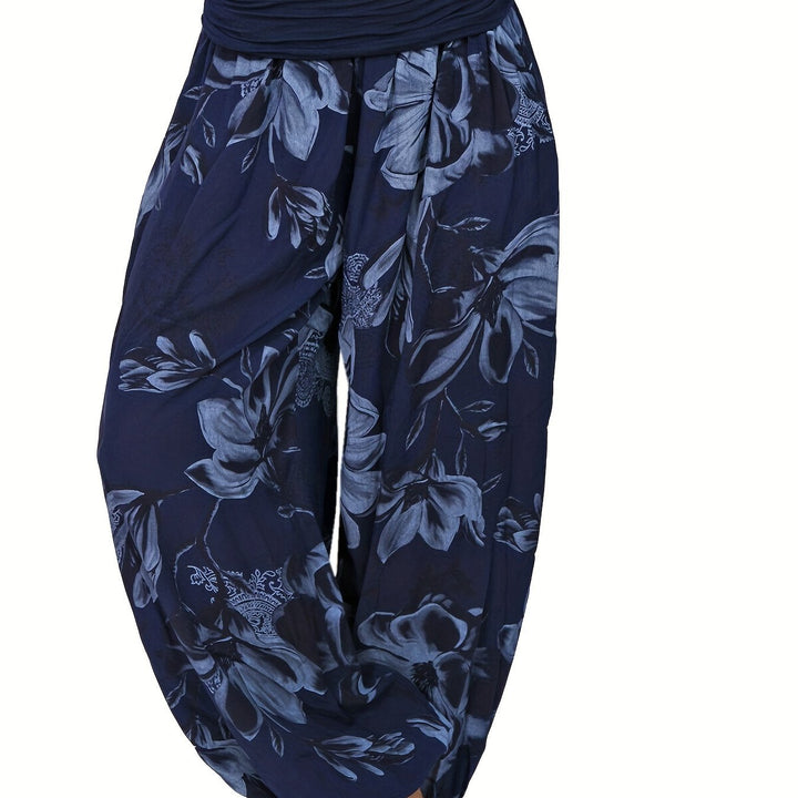 Femme portant Sarouel Elyrane | Sarouel fleuri bohème et léger