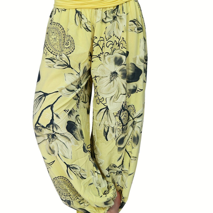 Femme portant Sarouel Elyrane | Sarouel fleuri bohème et léger