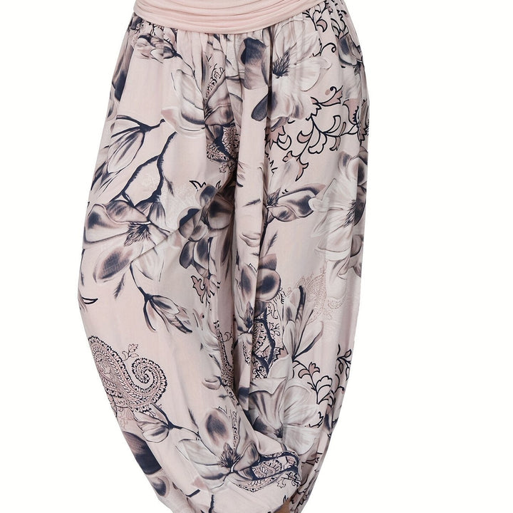 Femme portant Sarouel Elyrane | Sarouel fleuri bohème et léger