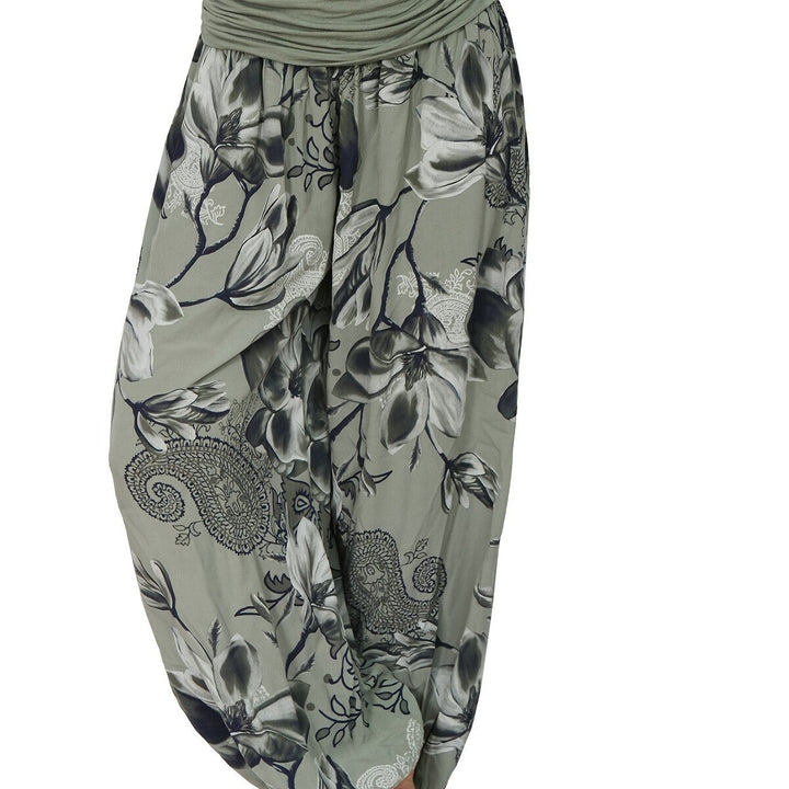 Femme portant Sarouel Elyrane | Sarouel fleuri bohème et léger