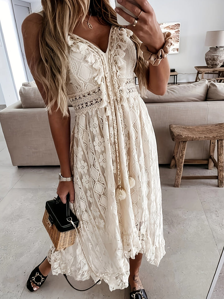 Femme portant Robes Esmaralda | Femme Maxi - Robe avec Glands et Décolleté en V