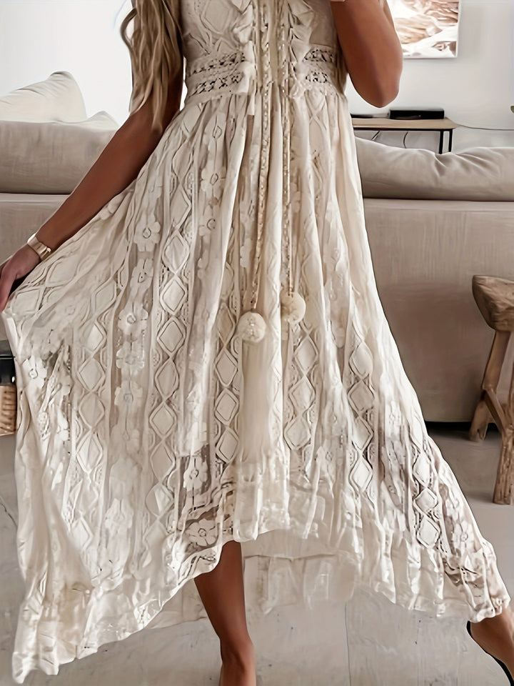 Femme portant Robes Esmaralda | Femme Maxi - Robe avec Glands et Décolleté en V