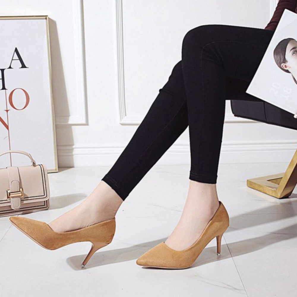 Femme portant Talons Estrella | Talons Élégants Pour Femmes