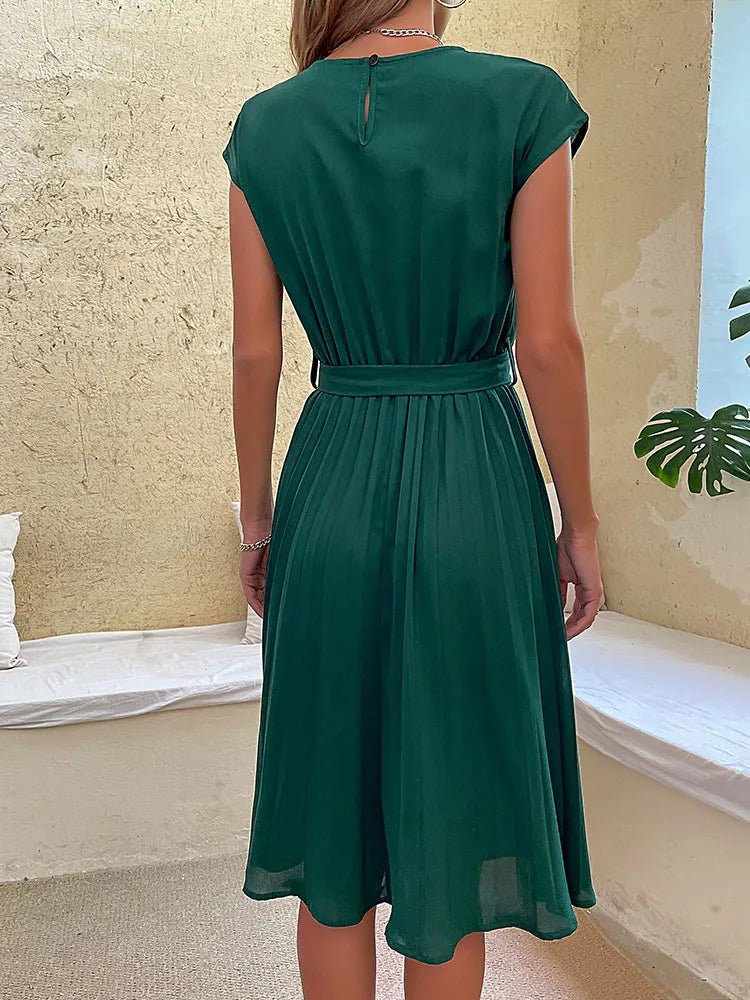 Femme portant Robes Felicienne | Mini - robe élégante plissée à manches courtes