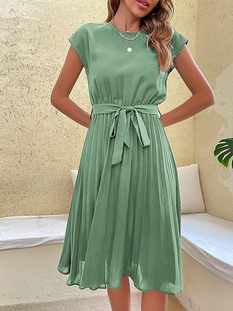 Femme portant Robes Felicienne | Mini - robe élégante plissée à manches courtes