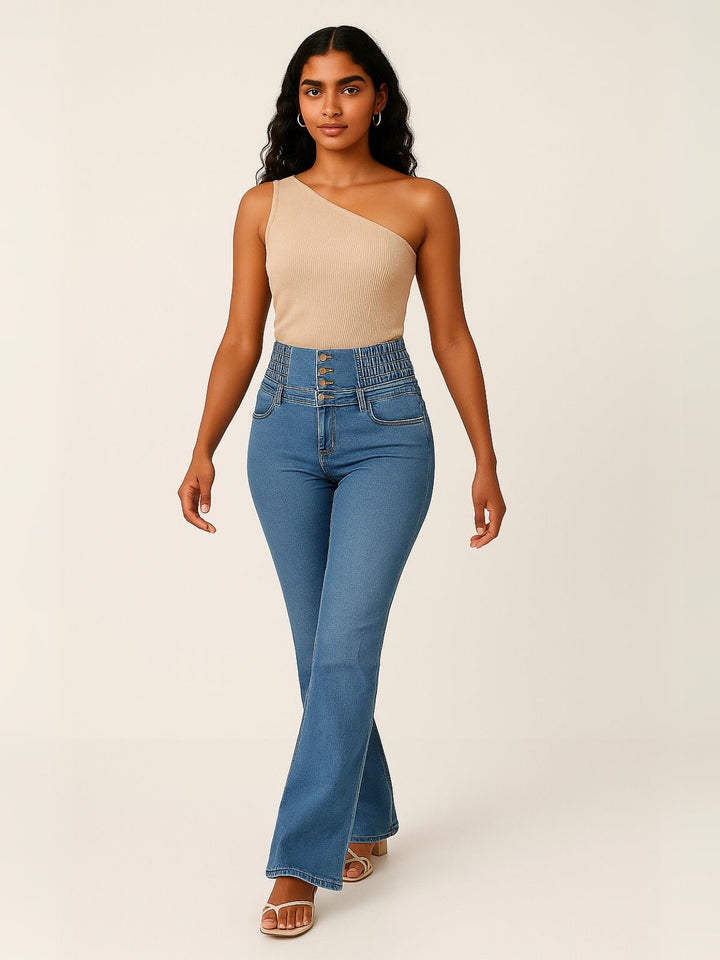 Femme portant Jean flare Ferlyna | Jean flare sculptant taille haute stretch
