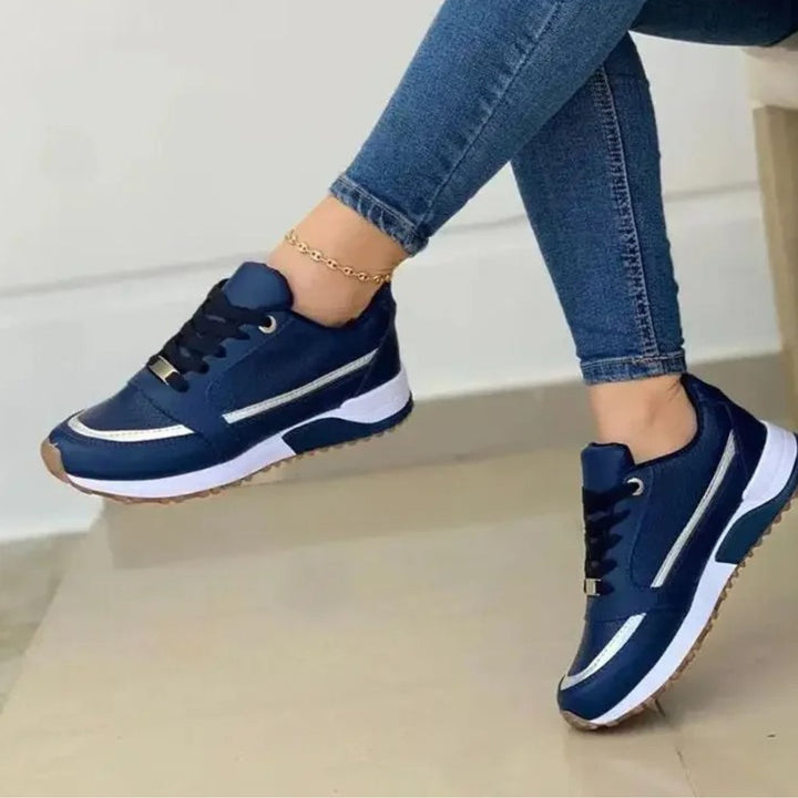 Femme portant Basket Hildie | Baskets De Marche Pour Femmes | Orthopédiques