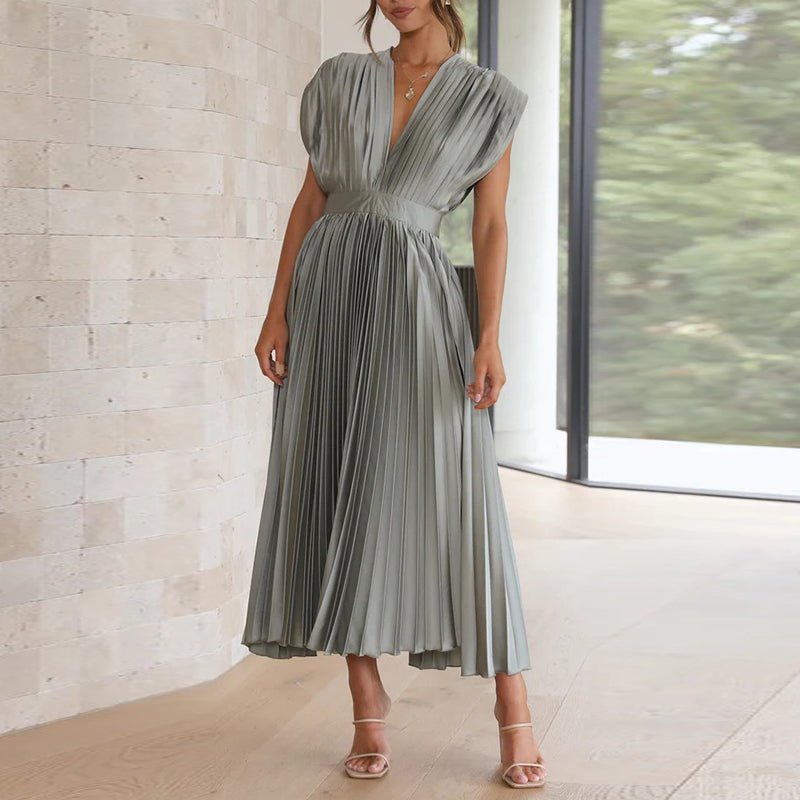 Femme portant Robe Cérémonie Isadora | Robe Midi Élégante
