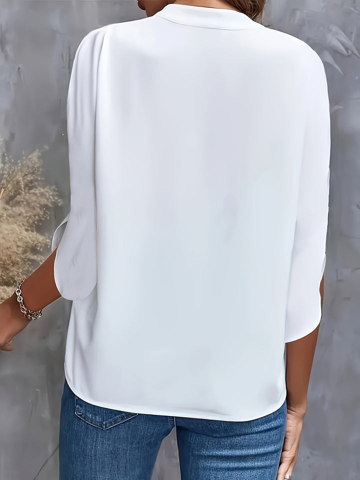 Femme portant Chemisier Isalda | Chemisier fluide col en V