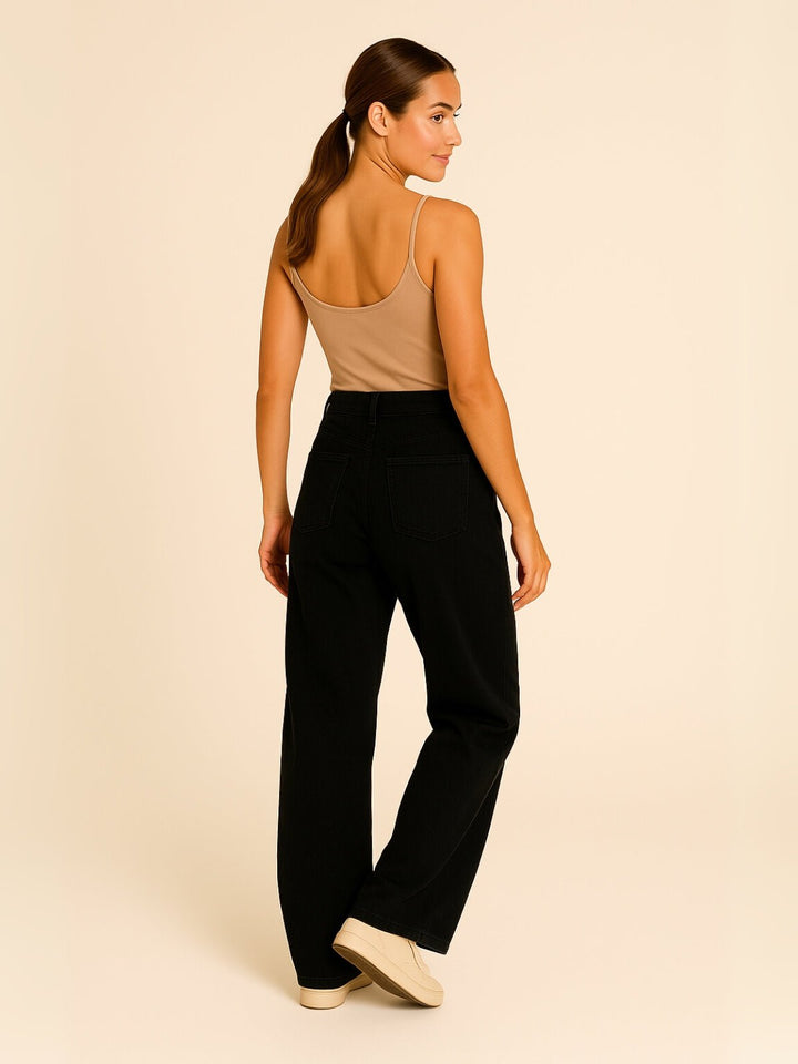 Femme portant Jean taille haute Karelya | Jean large taille haute décontracté