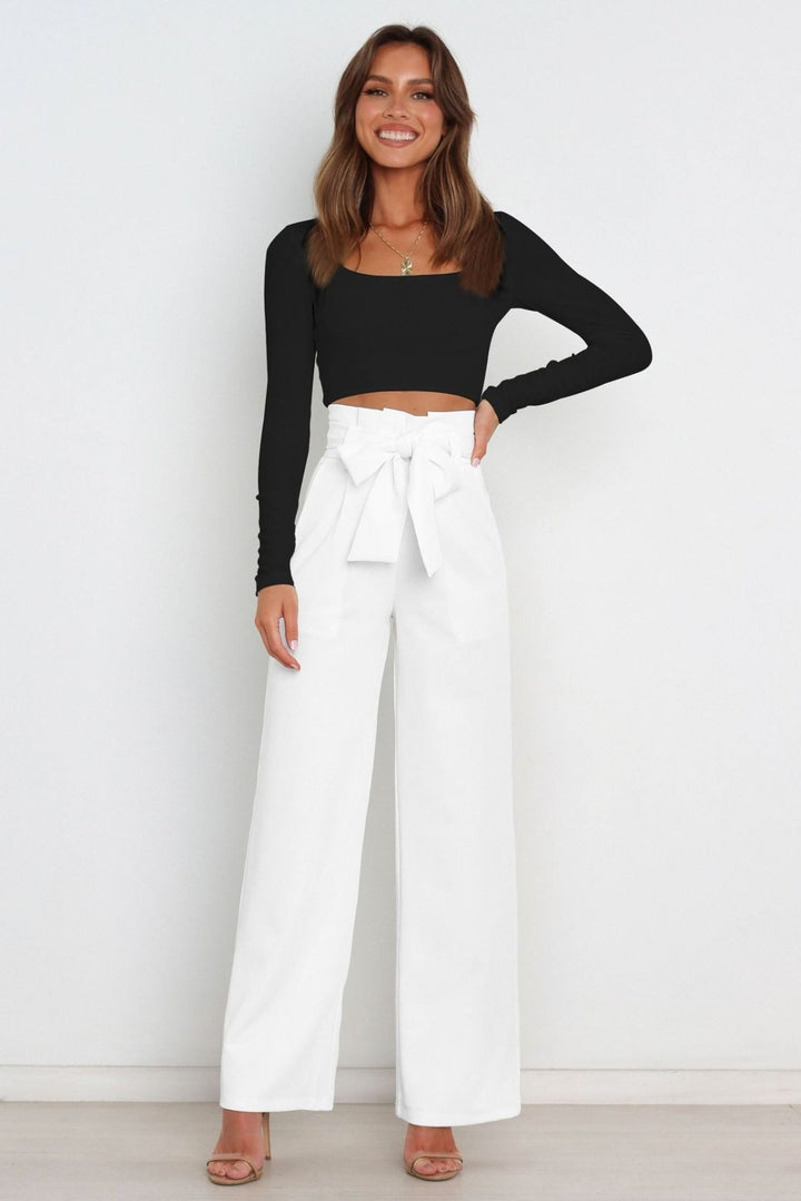 Femme portant Pantalons Lilou | Pantalon Léger Pour Femme | Sophistication Décontractée