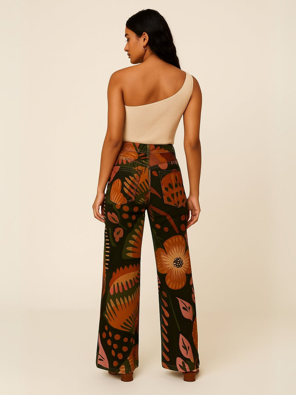 Femme portant Jean Vintage Liora | Pantalon Boho Vintage