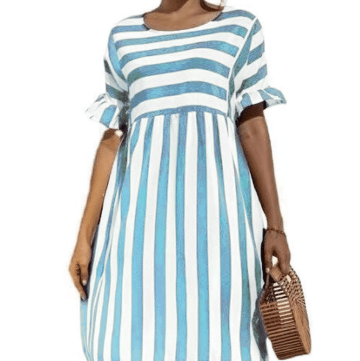 Femme portant Robes Liora | Robe à Volants Rayée pour Femme