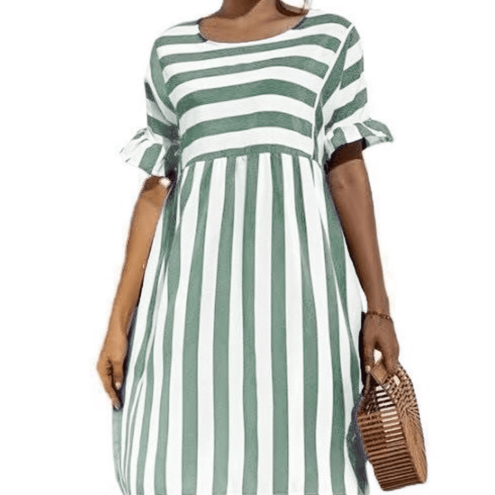 Femme portant Robes Liora | Robe à Volants Rayée pour Femme
