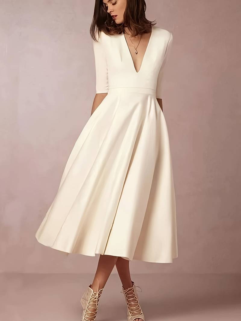Femme portant Robe Cérémonie Liora | Robe légère estivale