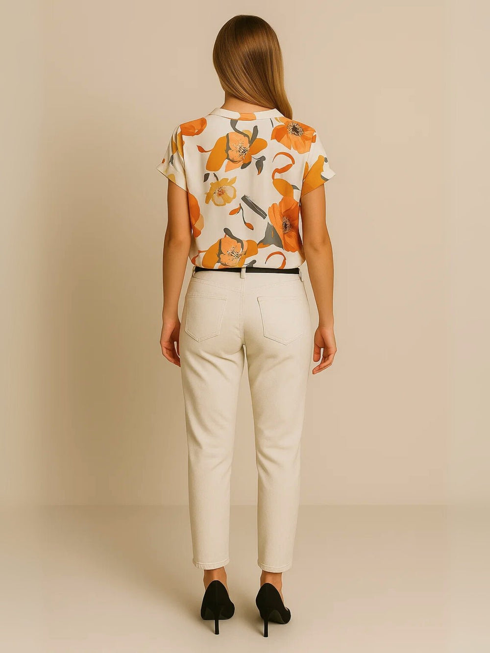Femme portant Blouse Loravina | Blouse fleurie à col V fluide