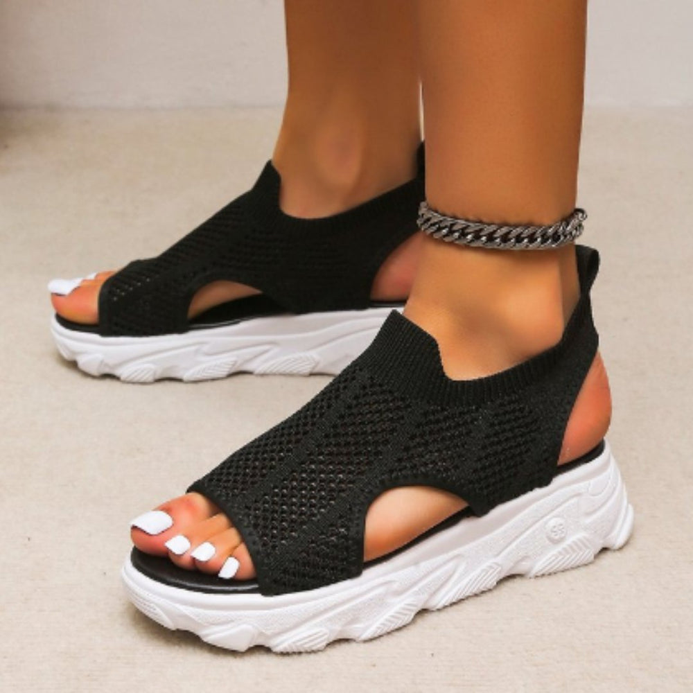 Femme portant Sandales Lurelia | Sandales De Confort Moderne Pour Femmes