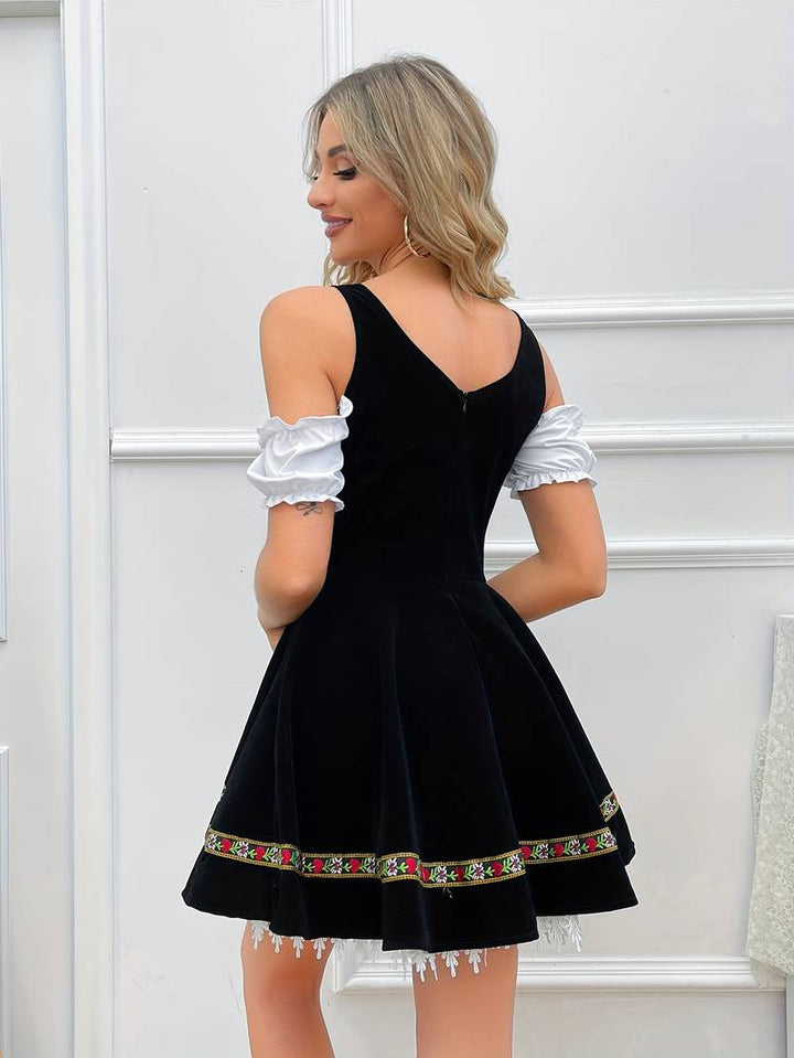 Femme portant Robes Lysandra | Robe de Costume Festive pour Femmes