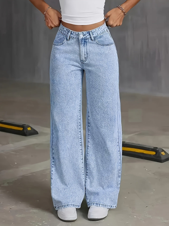 Femme portant Jean taille haute Maelina | Jean slim droit stretch taille haute