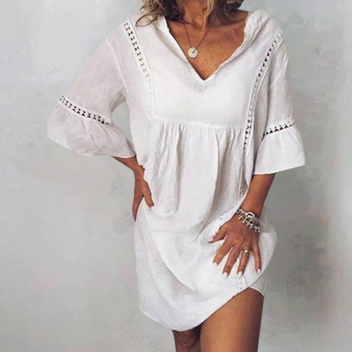 Femme portant Robes Maliya | Femme Robe Tunique Élégante | Blanc