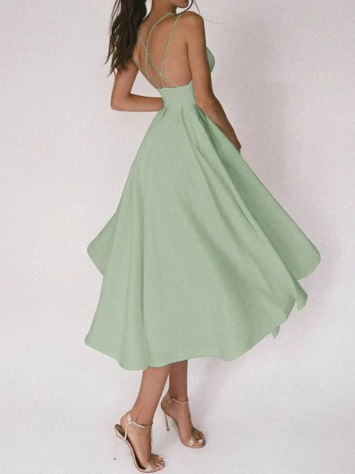 Femme portant Robe Cocktail Marivelle | Robe à Bretelles Légère