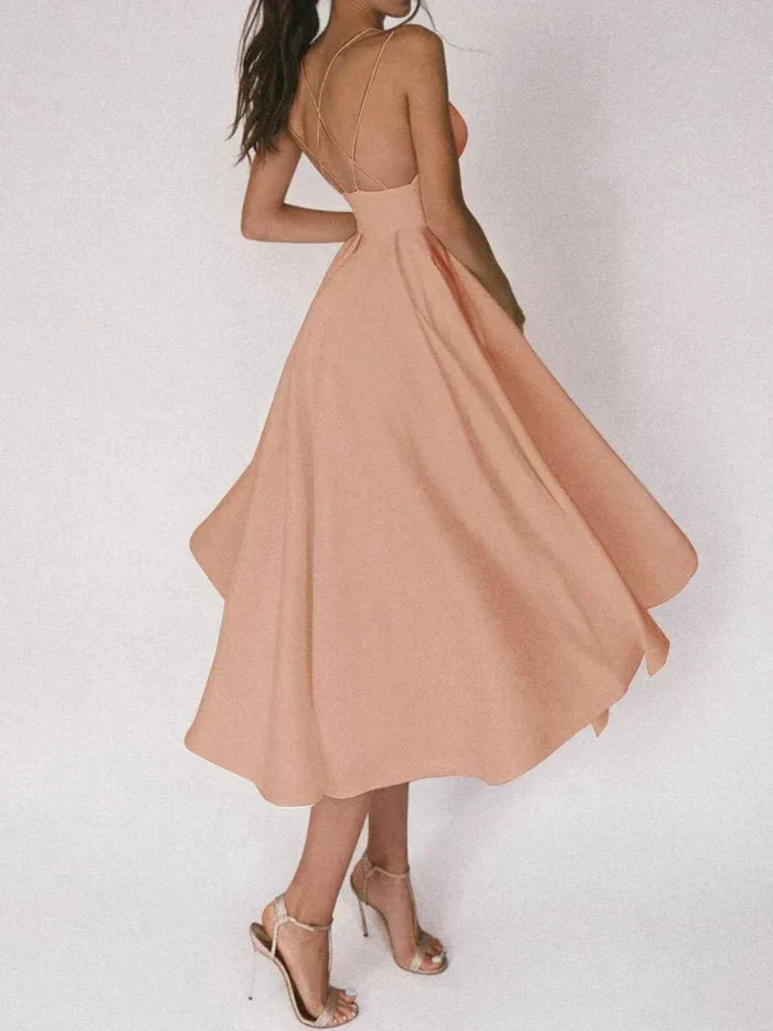 Femme portant Robe Cocktail Marivelle | Robe à Bretelles Légère